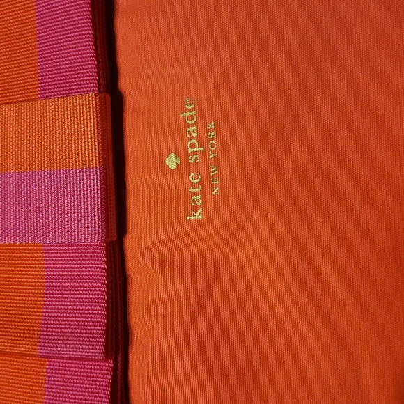 Red kate spade purse and cosmetic case - Picture 3 of 11